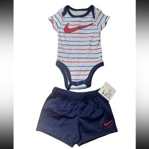 Nike baby two piece set NWT